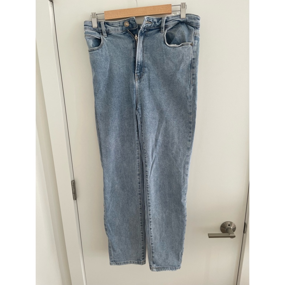 Light washed ankle jeans